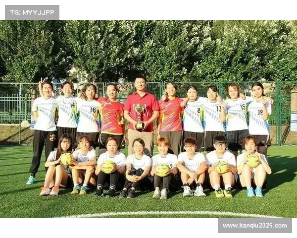 中国手球协会教学指导委员会主任王心东赴兰陵指导培训